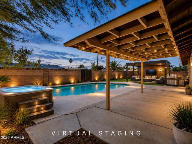 537 E LAGUNA Drive, Tempe, AZ 85282