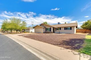 537 E LAGUNA Drive, Tempe, AZ 85282