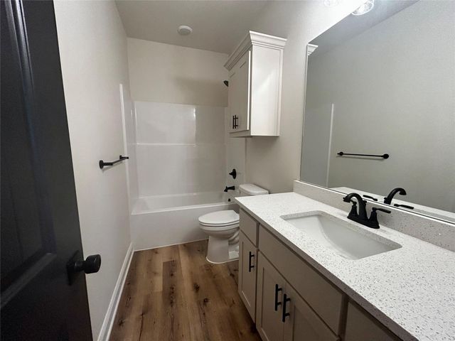 201 E Fleming, Longview, TX 75604