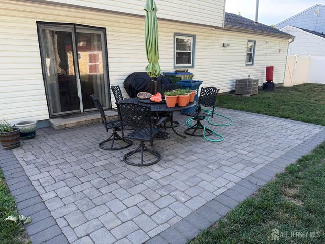 36 Netherwood Circle, Edison, NJ 08820