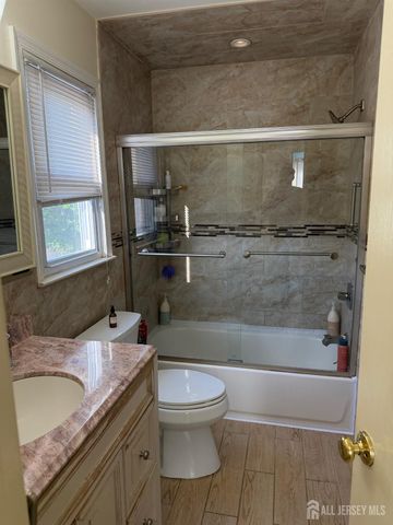 36 Netherwood Circle, Edison, NJ 08820