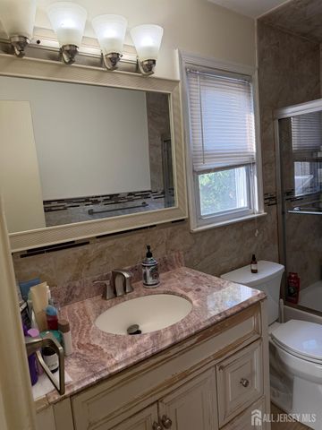 36 Netherwood Circle, Edison, NJ 08820