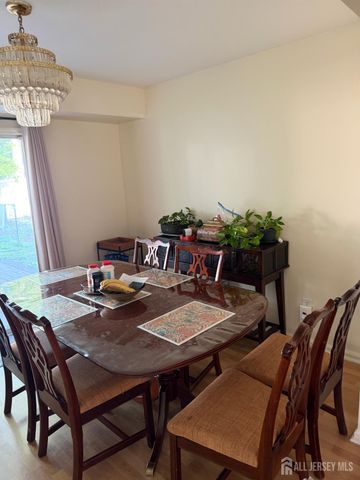 36 Netherwood Circle, Edison, NJ 08820