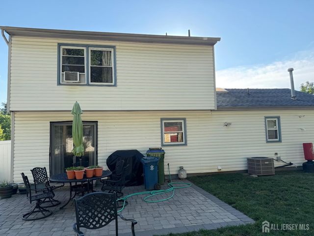 36 Netherwood Circle, Edison, NJ 08820