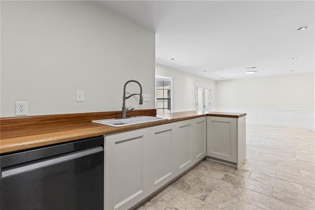 2605 Demetropolis Road, Mobile, AL 36609