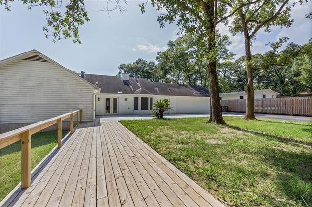 2605 Demetropolis Road, Mobile, AL 36609
