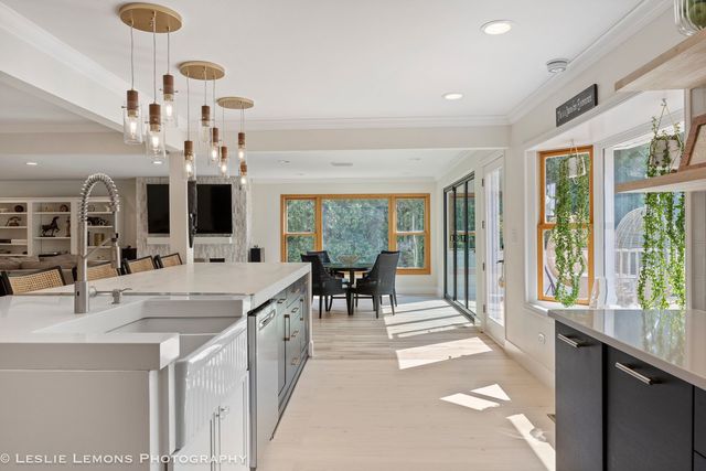 8S452 Bell Drive, Naperville, IL 60565