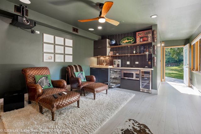 8S452 Bell Drive, Naperville, IL 60565