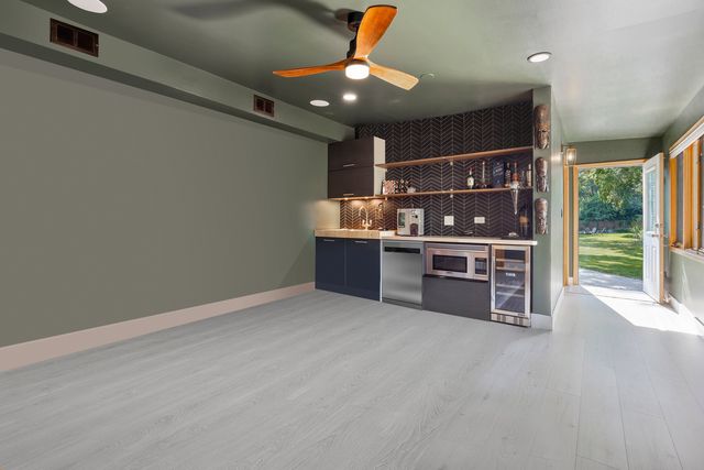 8S452 Bell Drive, Naperville, IL 60565