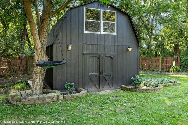 8S452 Bell Drive, Naperville, IL 60565