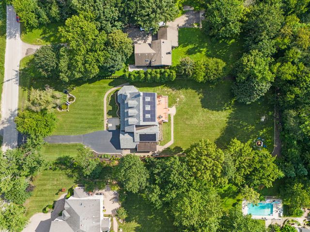 8S452 Bell Drive, Naperville, IL 60565