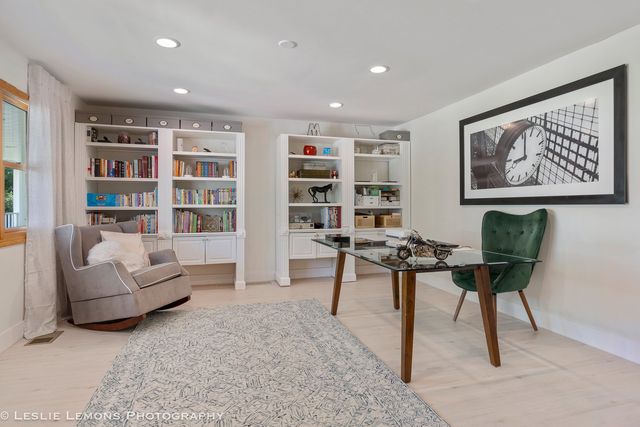 8S452 Bell Drive, Naperville, IL 60565