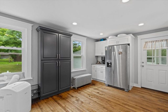 N4W22625 Bluemound ROAD, Waukesha, WI 53186