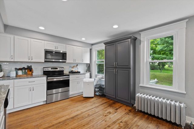 N4W22625 Bluemound ROAD, Waukesha, WI 53186