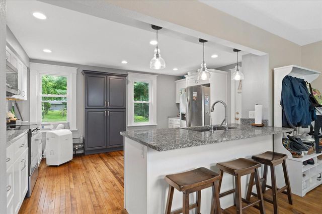 N4W22625 Bluemound ROAD, Waukesha, WI 53186