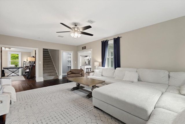N4W22625 Bluemound ROAD, Waukesha, WI 53186