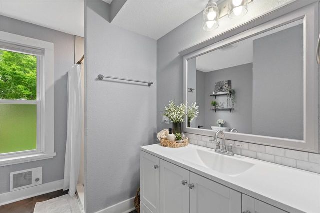 N4W22625 Bluemound ROAD, Waukesha, WI 53186