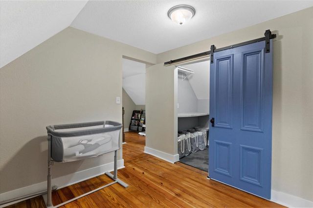 N4W22625 Bluemound ROAD, Waukesha, WI 53186