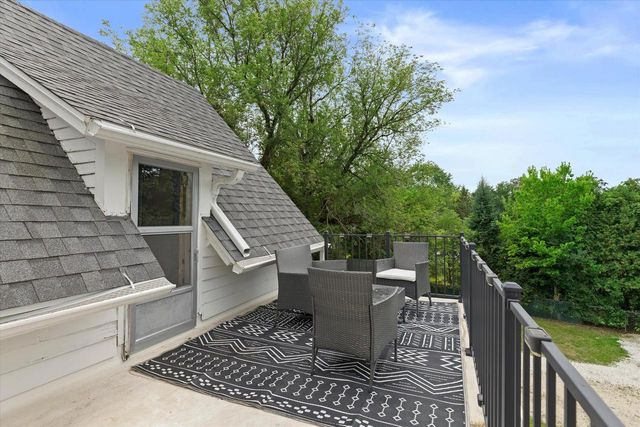N4W22625 Bluemound ROAD, Waukesha, WI 53186
