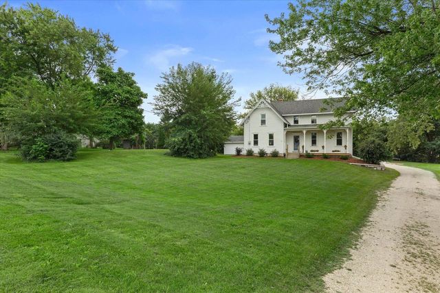 N4W22625 Bluemound ROAD, Waukesha, WI 53186