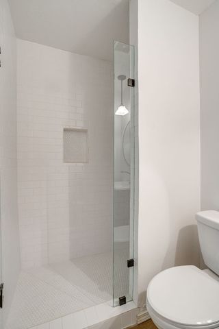 800 Crestview Drive, Burleson, TX 76028