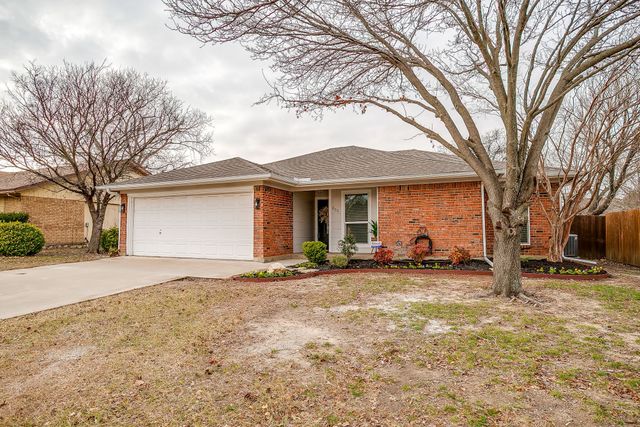 800 Crestview Drive, Burleson, TX 76028