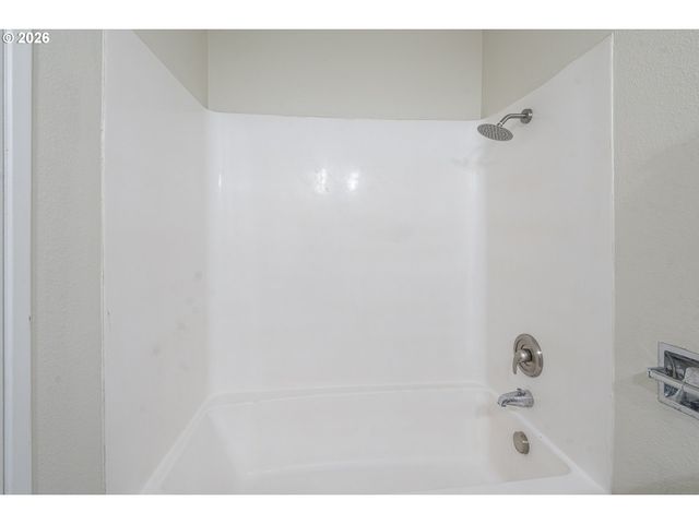 8315 Sw SHENANDOAH Way, Tualatin, OR 97062