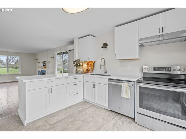 8315 Sw SHENANDOAH Way, Tualatin, OR 97062