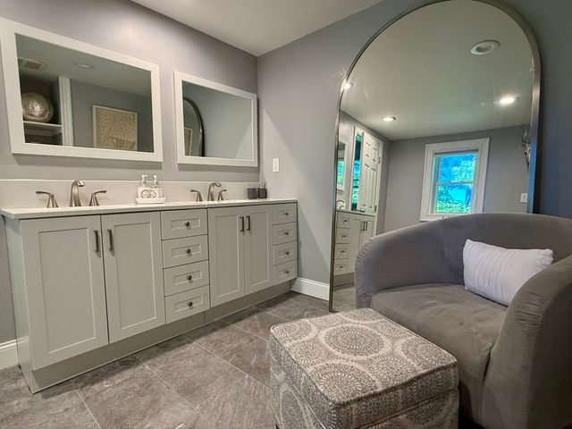 19 Shady Hill Ln, Reading, MA 01867