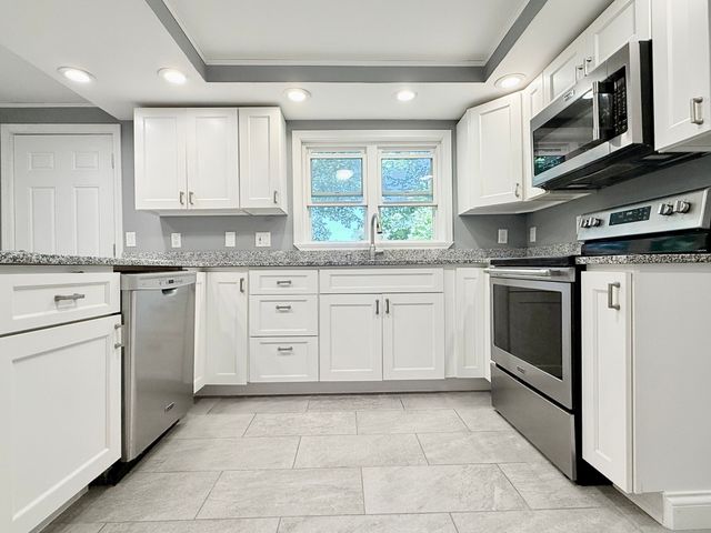 19 Shady Hill Ln, Reading, MA 01867