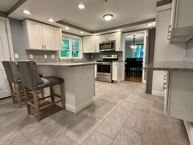 19 Shady Hill Ln, Reading, MA 01867