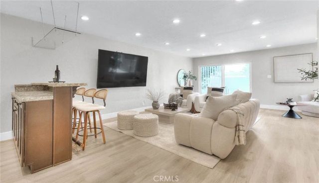 18223 Delano, Tarzana, CA 91335