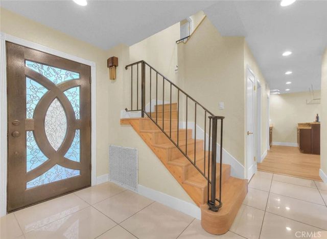 18223 Delano, Tarzana, CA 91335