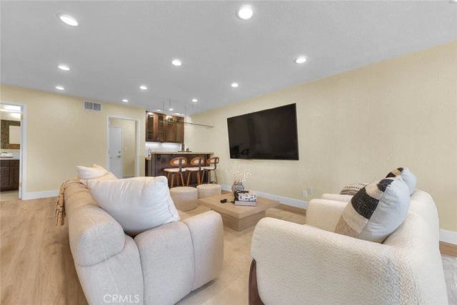 18223 Delano, Tarzana, CA 91335