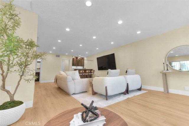 18223 Delano, Tarzana, CA 91335