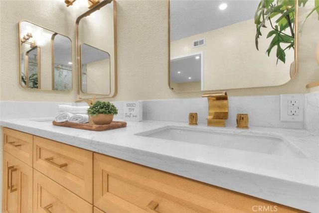 18223 Delano, Tarzana, CA 91335