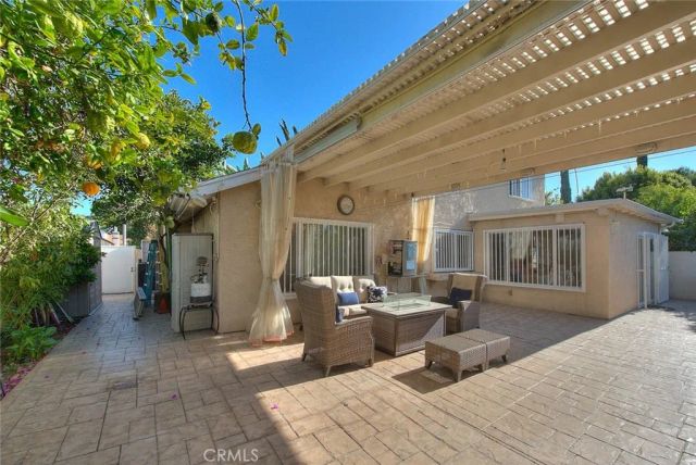 18223 Delano, Tarzana, CA 91335