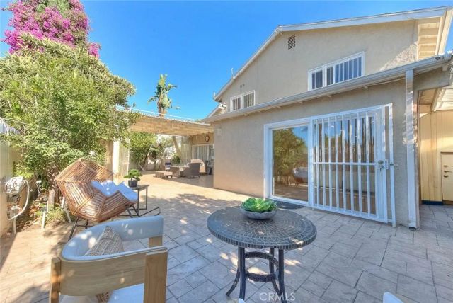 18223 Delano, Tarzana, CA 91335