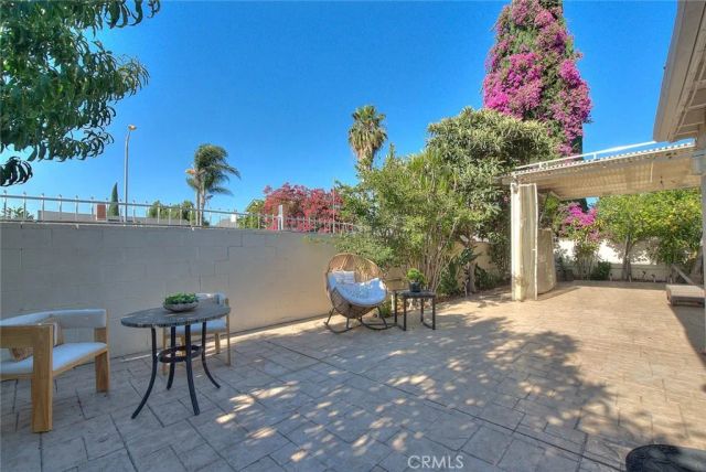 18223 Delano, Tarzana, CA 91335