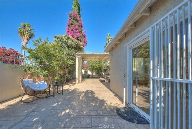 18223 Delano, Tarzana, CA 91335