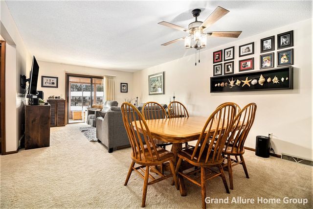 7005 E Springtree Lane 31, Grand Rapids, MI 49548