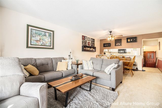 7005 E Springtree Lane 31, Grand Rapids, MI 49548