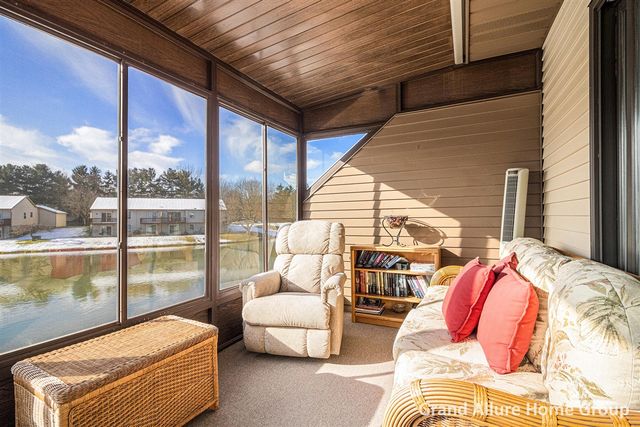 7005 E Springtree Lane 31, Grand Rapids, MI 49548