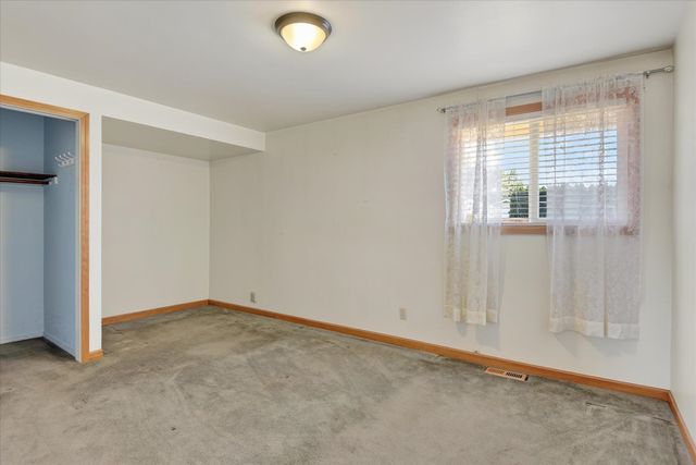 534 E COZZA Dr, Spokane, WA 99208