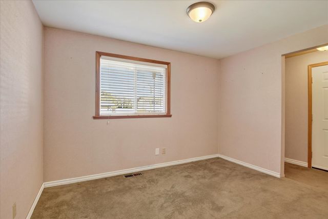534 E COZZA Dr, Spokane, WA 99208