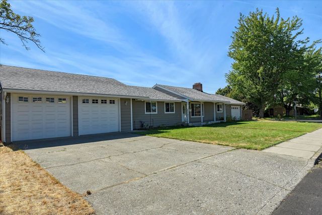 534 E COZZA Dr, Spokane, WA 99208
