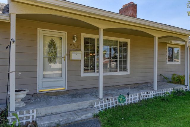 534 E COZZA Dr, Spokane, WA 99208