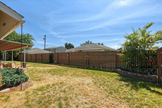 534 E COZZA Dr, Spokane, WA 99208