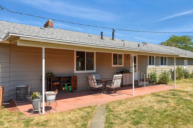 534 E COZZA Dr, Spokane, WA 99208
