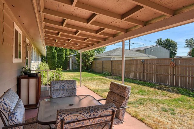 534 E COZZA Dr, Spokane, WA 99208